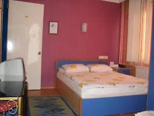 Mini hotel Izmir 2*,