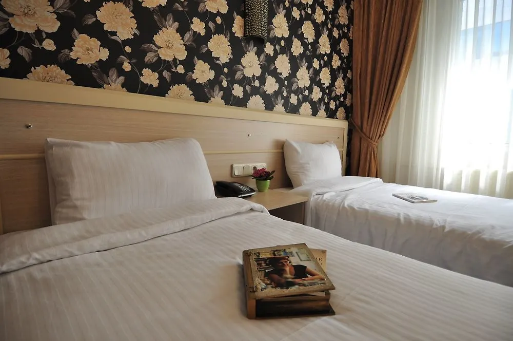 **  Mini hotel Esmirna Turquia